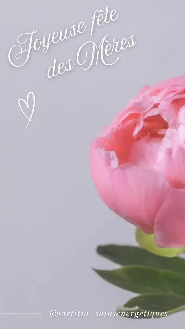 ✨ Bonne fête à toutes les mamans.
Celles qui donnent tout, celles qui doutent parfois,
celles qui avancent avec courage, amour et tendresse.

Aujourd’hui, on célèbre votre force, votre douceur,
et tout ce que vous êtes, même quand personne ne le voit.

💖 Prenez un instant rien que pour vous. Vous le méritez.

Laëtitia